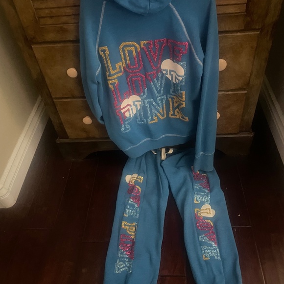 PINK sweatsuit - Picture 2 of 6